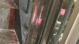 南寧一小區(qū)舊改施工刷油漆散發(fā)刺鼻異味，熏得住戶不敢開