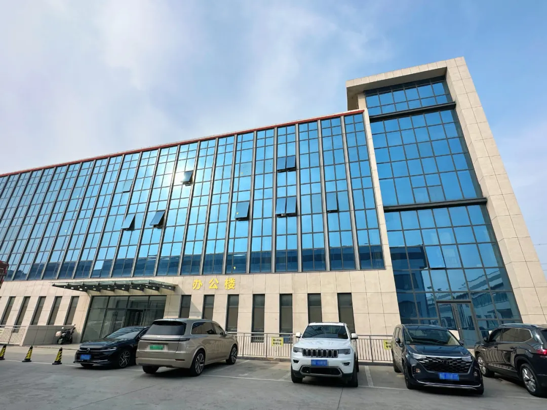 龍頭聚集“中國鋁都”！年產能1.5萬噸，8條粉末涂料生產線